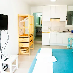 https://la-casita-azul-famara.in-canary-islands.com