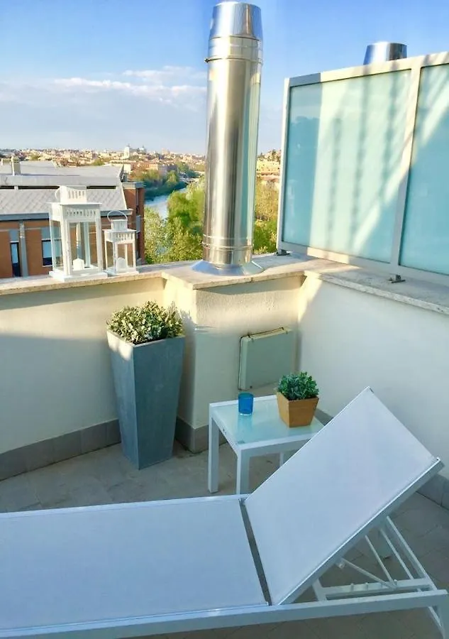 Apartment Terrace With Tiber View - Trastevere Rome