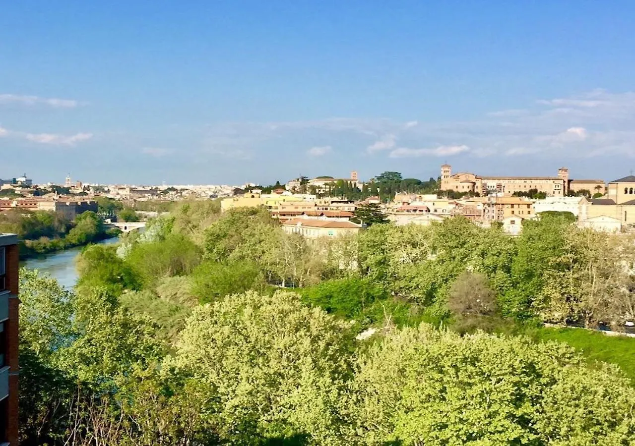 Apartment Terrace With Tiber View - Trastevere Rome Italy