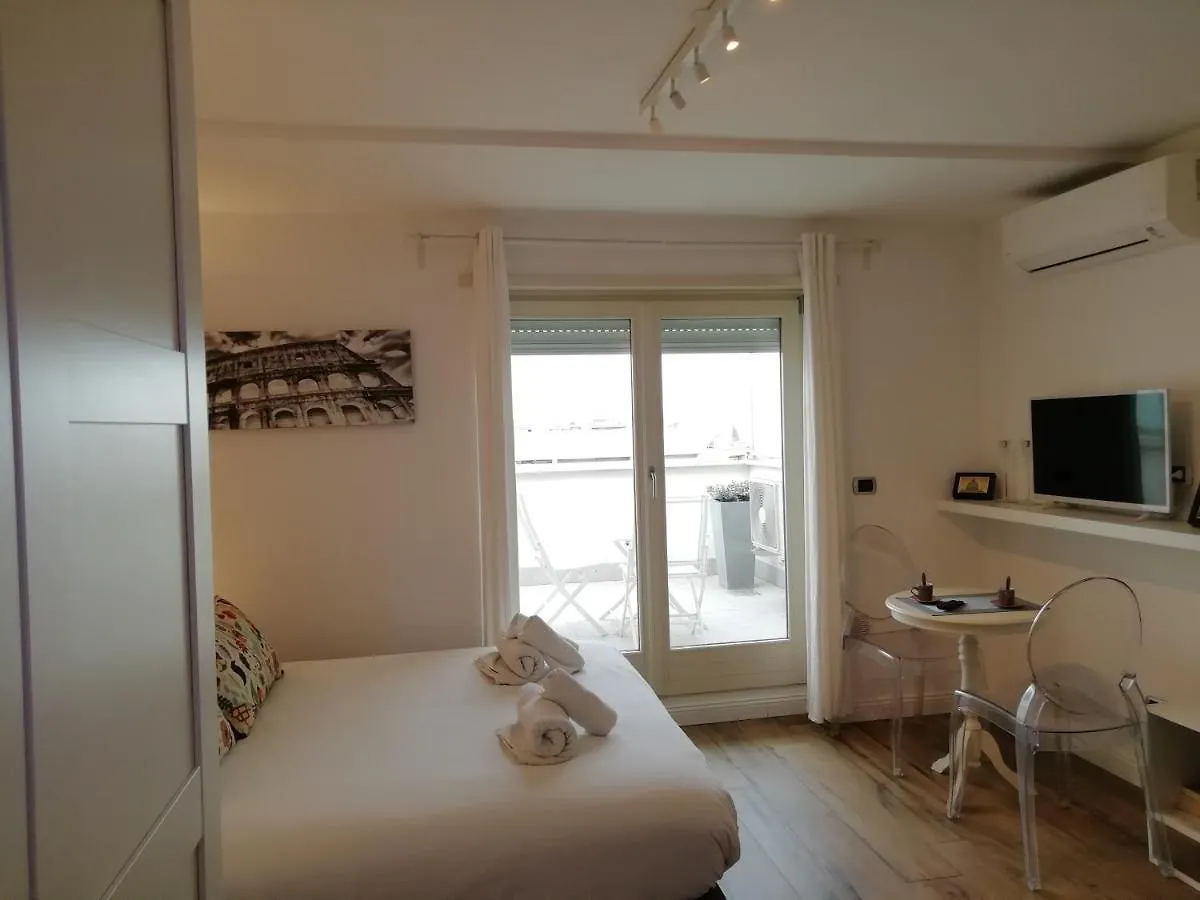 Apartment Terrace With Tiber View - Trastevere Rome